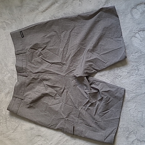 Lot of 2 hybrid short Size 32 Vans, Gotcha - Picture 2 of 7